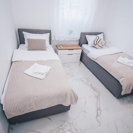 L Apartment Марібор Екстер'єр фото