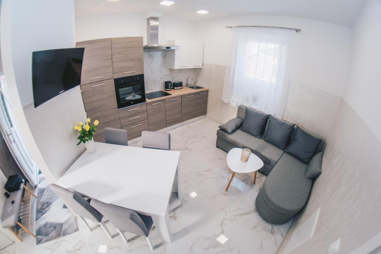L Apartment Марібор Екстер'єр фото