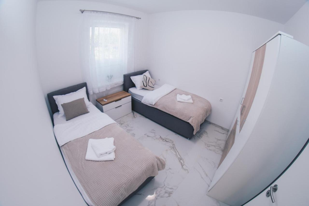 L Apartment Марібор Екстер'єр фото
